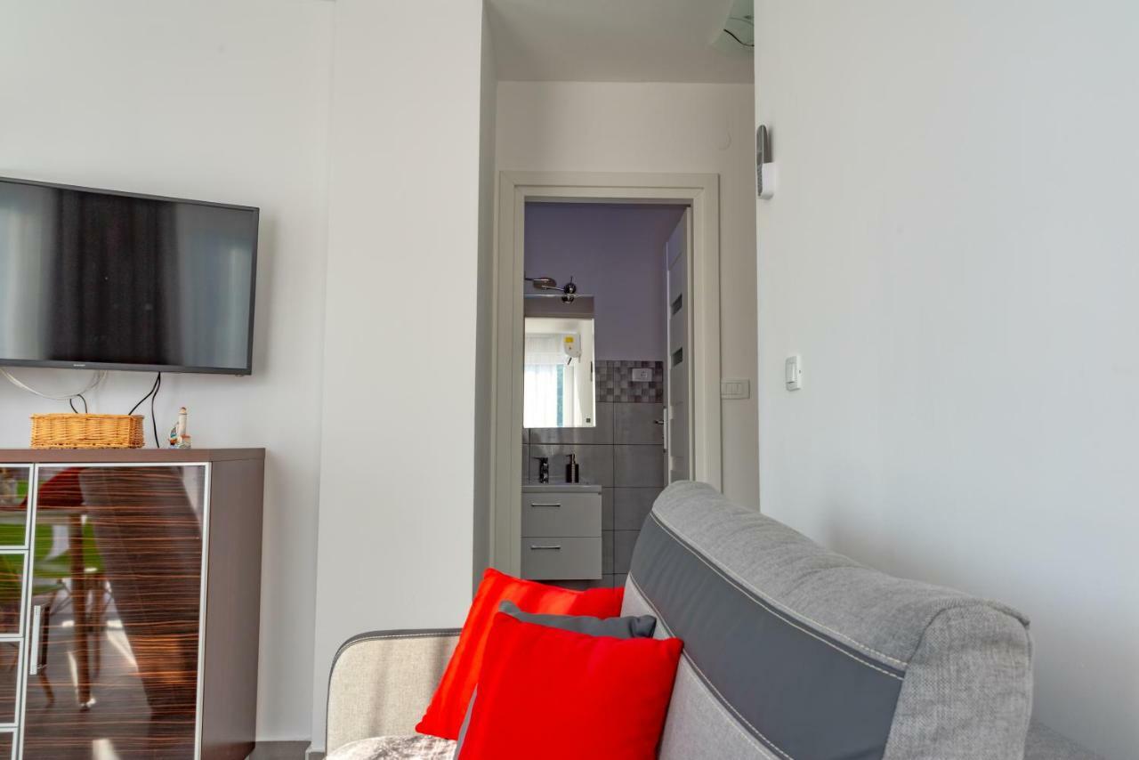 Apartmani Dalmacjia Гребащиця Екстер'єр фото